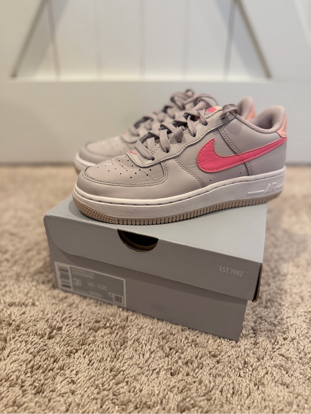 Nike Air Force 1 Low Platinum Violet Pinksicle shoes. Size 3.5 Youth.